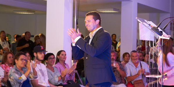 Óscar Noda durante un acto preelectoral | Foto: Unidos por Yaiza