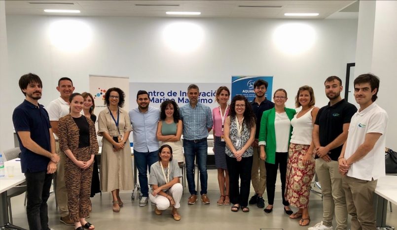 Encuentro de los equipos de AquaWind y Flora en el Puerto de Las Palmas | Foto: Infopuertos Encuentro de los equipos de AquaWind y Flora en el Puerto de Las Palmas | Foto: Infopuertos