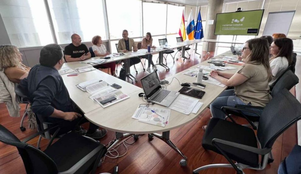 Sesión de trabajo del programa Canarias Convive