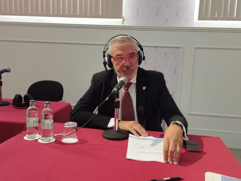 Lluis Serra Majem durante el programa especial de El Espejo Canario dedicado a la ULPGC Lluis Serra Majem durante el programa especial de El Espejo Canario dedicado a la ULPGC