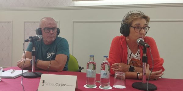 José Miguel Álamo y Suny Beerly, durante el programa especial de El Espejo Canario dedicado a la ULPGC