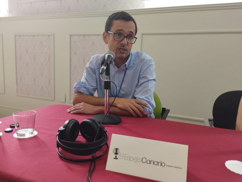 Sebastián López durante el programa especial de El Espejo Canario dedicado a la ULPGC Sebastián López durante el programa especial de El Espejo Canario dedicado a la ULPGC