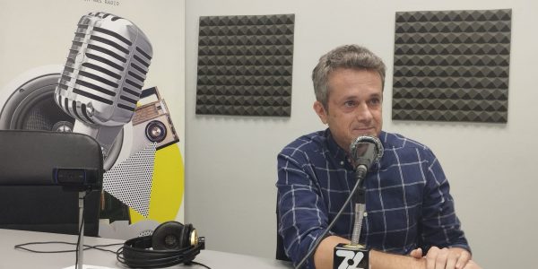 Cayetano Guerra en los estudios de El Espejo Canario