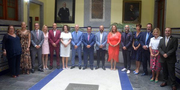 Juan Jesús Facundo con el resto de la corporación de Arucas | Foto: Ayuntamiento de Arucas