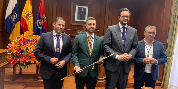 Sergio Ramos, segundo por la derecha, durante la toma de posesión del acta de concejal en Telde | Foto: Ayuntamiento de Telde