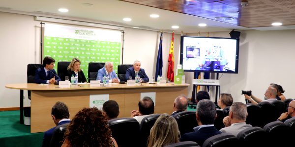 Presentación del Sistema de Cirugía Robótica Asistida Hugo en HUSR