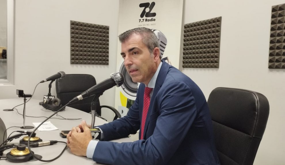 Manuel Domínguez en los estudios de El Espejo Canario