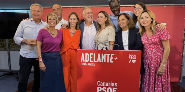 Diputadas y senadoras del PSOE celebran los resultados del pasado 23 de julio