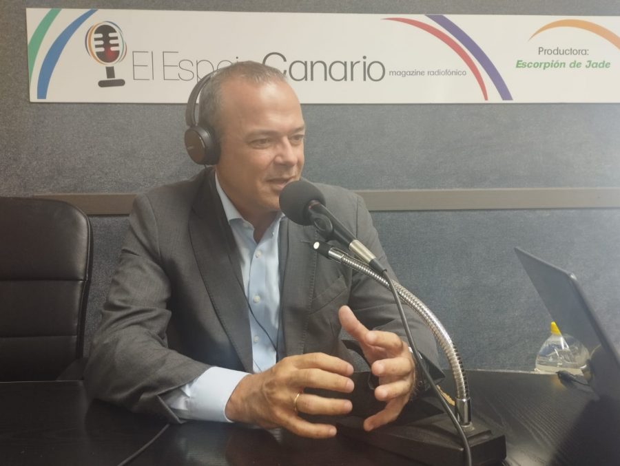 Augusto Hidalgo en los estudios de El Espejo Canario Augusto Hidalgo en los estudios de El Espejo Canario