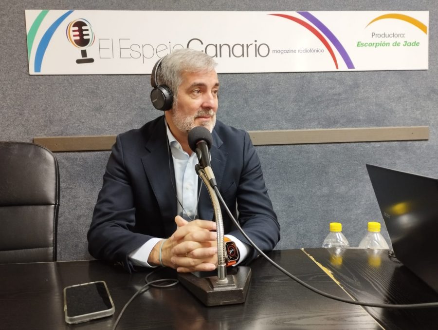 Fernando Clavijo en los estudios de El Espejo Canario Fernando Clavijo en los estudios de El Espejo Canario