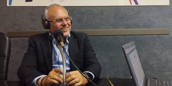 José Cristóbal García en los estudios de El Espejo Canario
