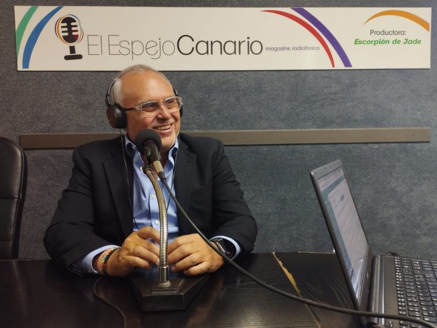 José Cristóbal García en los estudios de El Espejo Canario José Cristóbal García en los estudios de El Espejo Canario