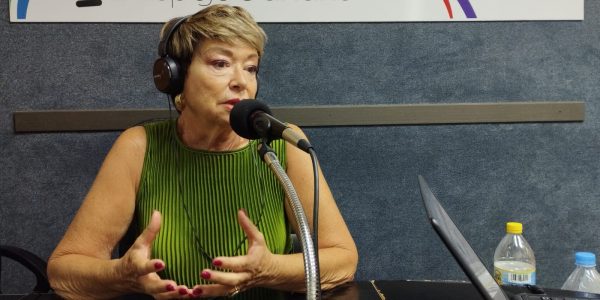 Salud Gil en los estudios de El Espejo Canario