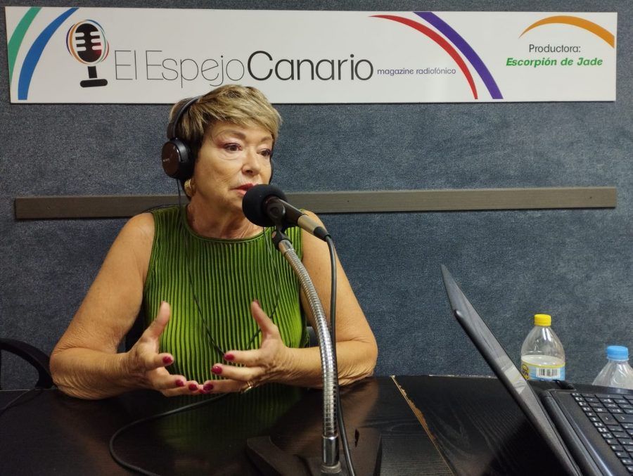 Salud Gil en los estudios de El Espejo Canario Salud Gil en los estudios de El Espejo Canario