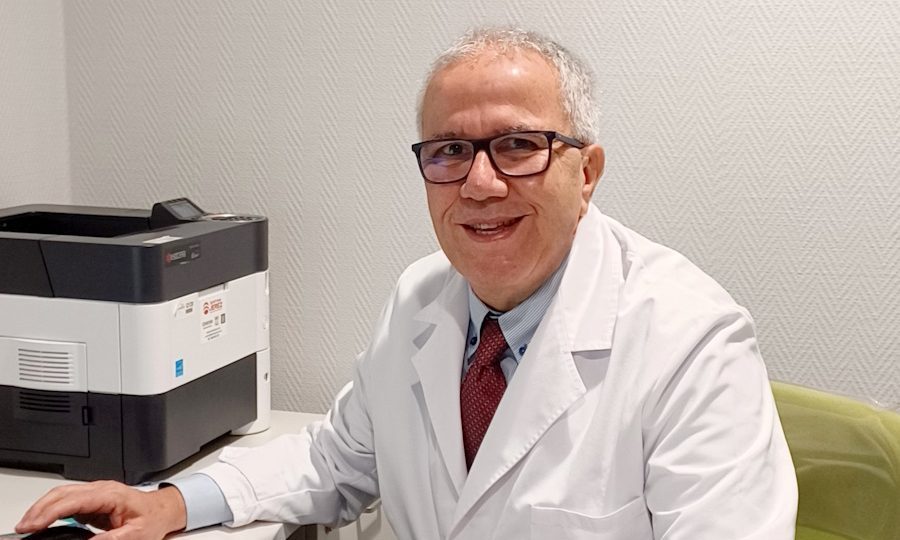 EL doctor Juan Carlos López en su consulta de Hospitales Universitarios San Roque EL doctor Juan Carlos López en su consulta de Hospitales Universitarios San Roque