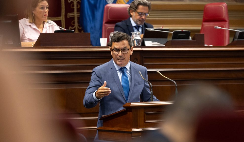 Pablo Rodríguez en una sesión parlamentaria | Foto: Gobierno de Canarias