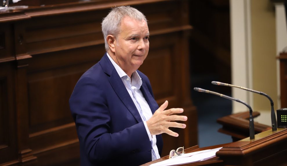 Chano Franquis en una sesión del Parlamento canario | Foto: Parcan