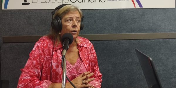 Mercedes Fernández-Couto en los estudios de El Espejo Canario