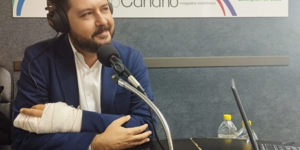 Josué Iñíguez en los estudios de El Espejo Canario
