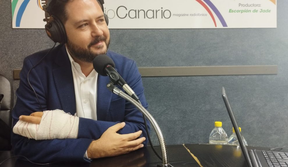 Josué Iñíguez en los estudios de El Espejo Canario