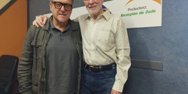 Manolo González y Teddy Bautista en los estudios de El Espejo Canario