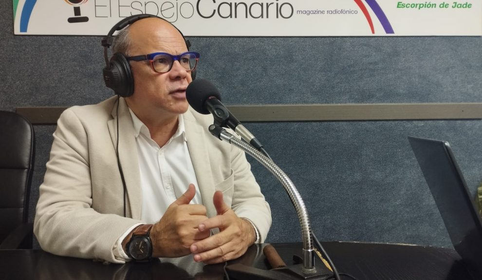 José Miguel Barragán en los estudios de El Espejo Canario