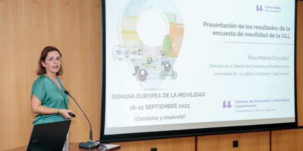 Rosa Marina González durante la presentación de los resultados de la encuesta | Foto: Emeterio Suárez (ULL)