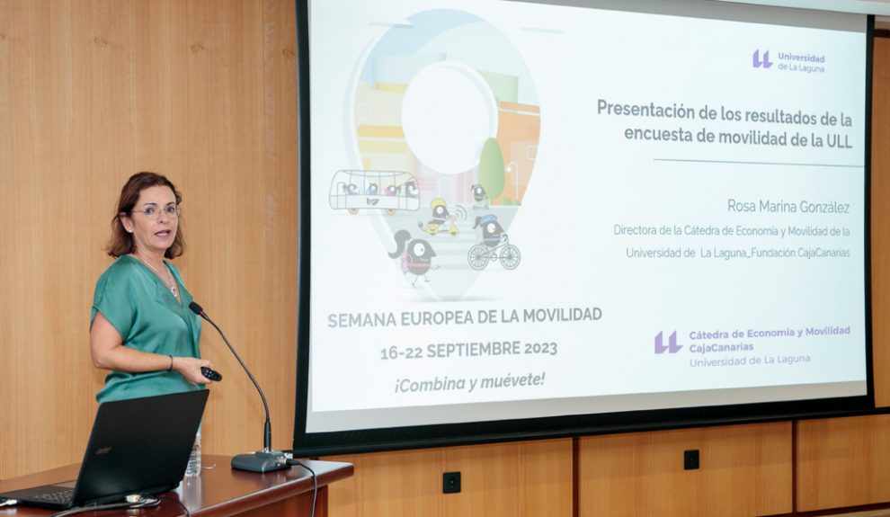 Rosa Marina González durante la presentación de los resultados de la encuesta | Foto: Emeterio Suárez (ULL)