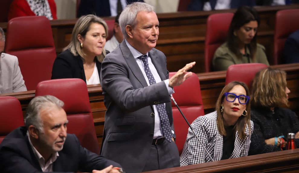 Chano Franquis en una sesión del Parlamento canario | Foto: PSOE