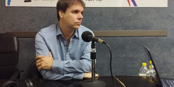 Daniel Reyes en los estudios de El Espejo Canario