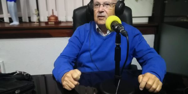 José Segura en los estudios de El Espejo Canario