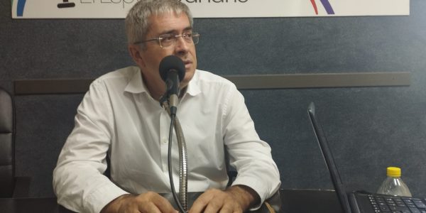 Marco Aurelio Pérez en los estudios de El Espejo Canario
