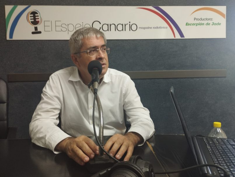 Marco Aurelio Pérez en los estudios de El Espejo Canario Marco Aurelio Pérez en los estudios de El Espejo Canario
