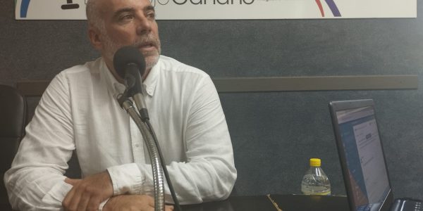 Rafael Herrera en los estudios de El Espejo Canario