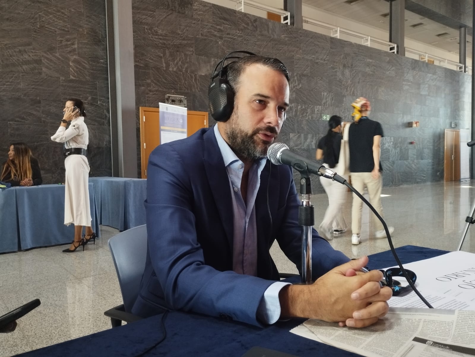 José Alba en los estudios de El Espejo Canario en el XI Foro Internacional de Turismo Maspalomas Costa Canaria José Alba en los estudios de El Espejo Canario en el XI Foro Internacional de Turismo Maspalomas Costa Canaria