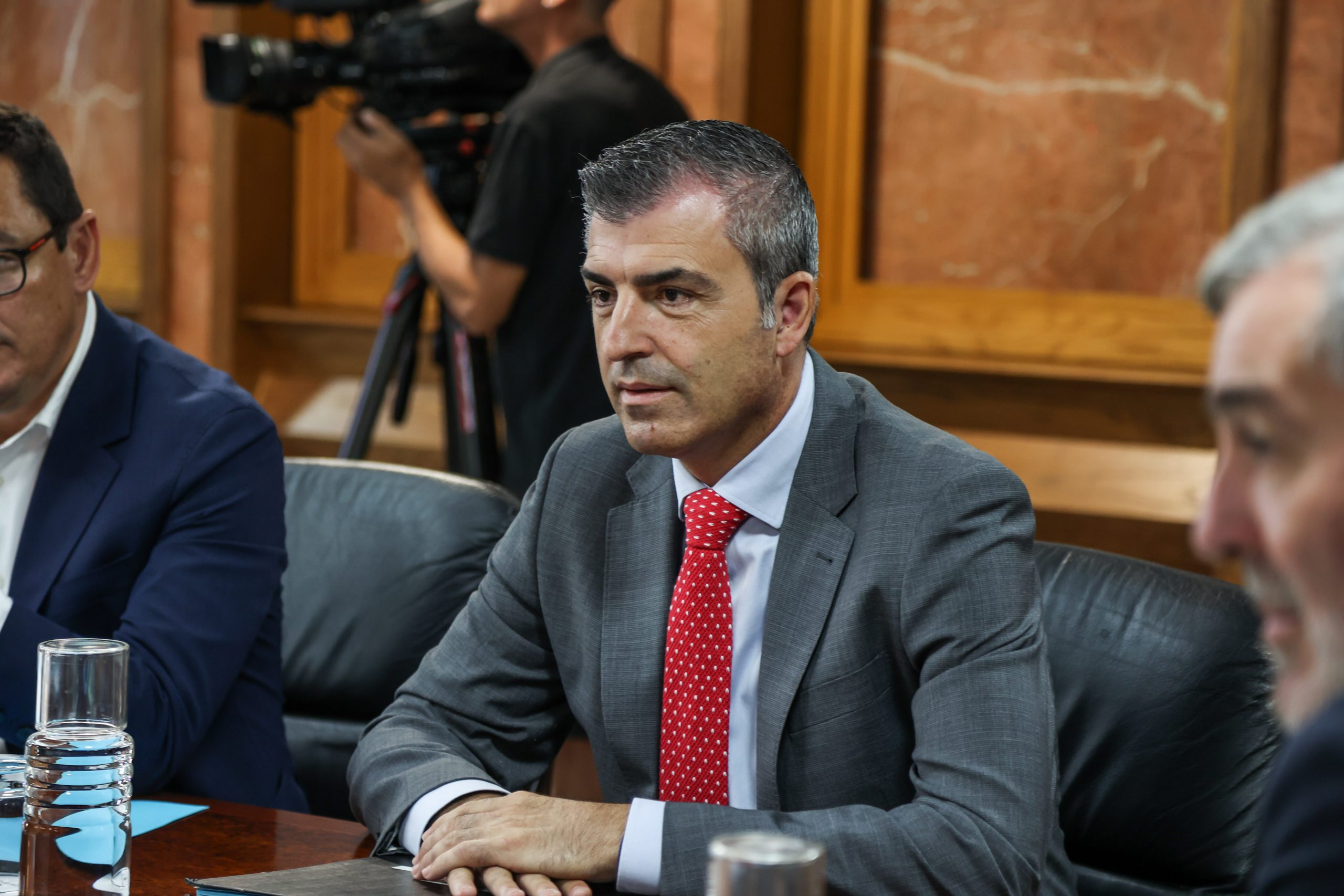 Manuel Domínguez en una reunión del consejo de gobierno | Foto: Gobierno de Canarias Manuel Domínguez en una reunión del consejo de gobierno | Foto: Gobierno de Canarias