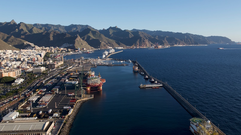 Puerto de Santa Cruz de Tenerife | Foto: Atiren Connavalte