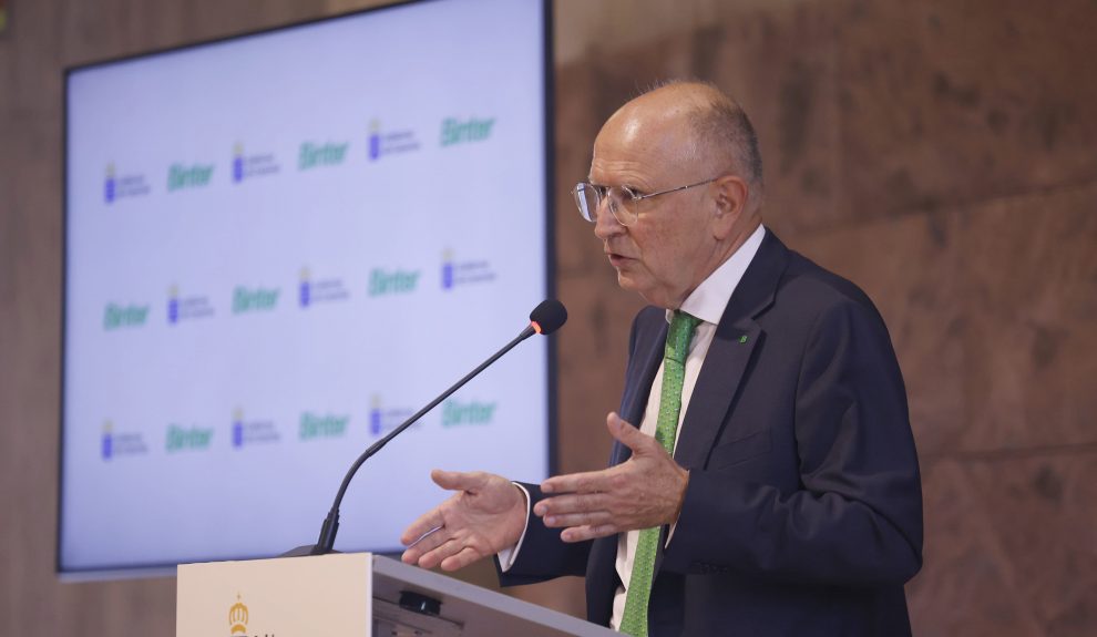 El presidente de Binter, Rodolfo Núñez, durante la presentación de la neuva ruta a Madrid | Foto: Gobierno de Canarias