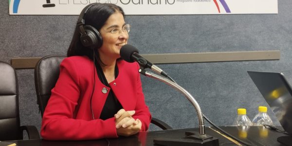 Carolina Darias en los estudios de El Espejo Canario
