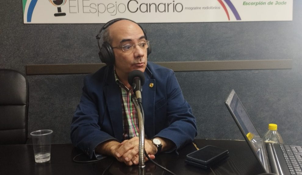 Roberto Moreno en los estudios de El Espejo Canario