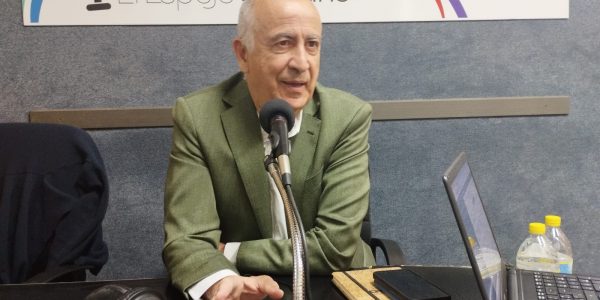 Francisco Hernández Spínola en los estudios de El Espejo Canario