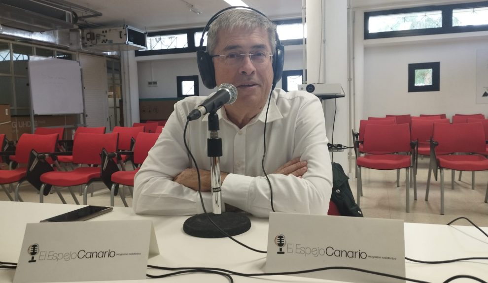 Marco Aurelio Pérez en los estudios de El Espejo Canario en el Centro Cultural Maspalomas