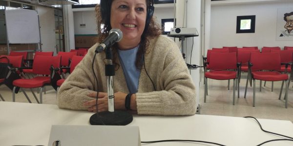 Erika Rodríguez en el estudio de El Espejo Canario en el Centro Cultural Maspalomas