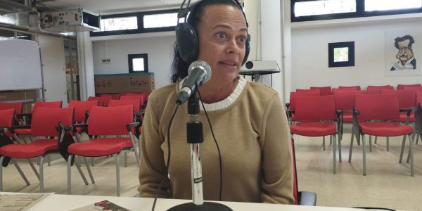 Esther Delgado en los estudios de El Espejo Canario en el Centro Cultural Maspalomas