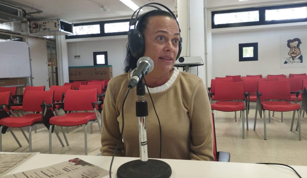 Esther Delgado en los estudios de El Espejo Canario en el Centro Cultural Maspalomas