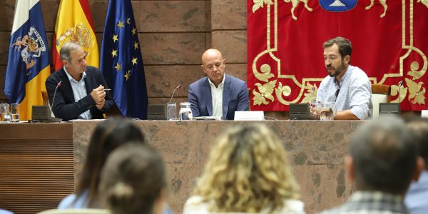 I Jornadas Canarias-Infancia organizadas por el Parlamento de Canarias | Foto: Parcan