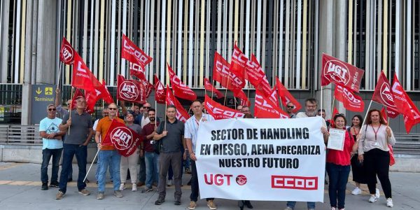 Concentración de trabajadores de Iberia en el aeropuerto de Gran Canaria | Foto: CCOO