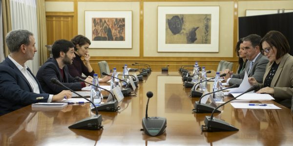 Reunión del ministro Pablo Bustinduy con la consejera canaria Candelaria Delgado | Foto: Ministerio de Derechos Sociales