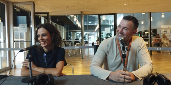 Paloma Tudela y Emilio Ramal en los estudios de El Espejo Canario en el TEA