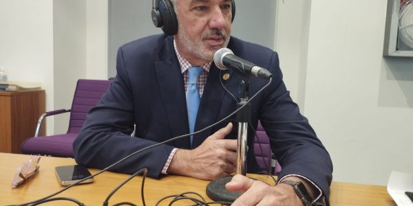Lluis Serra Majem en los estudios de El Espejo Canario en la ULPGC